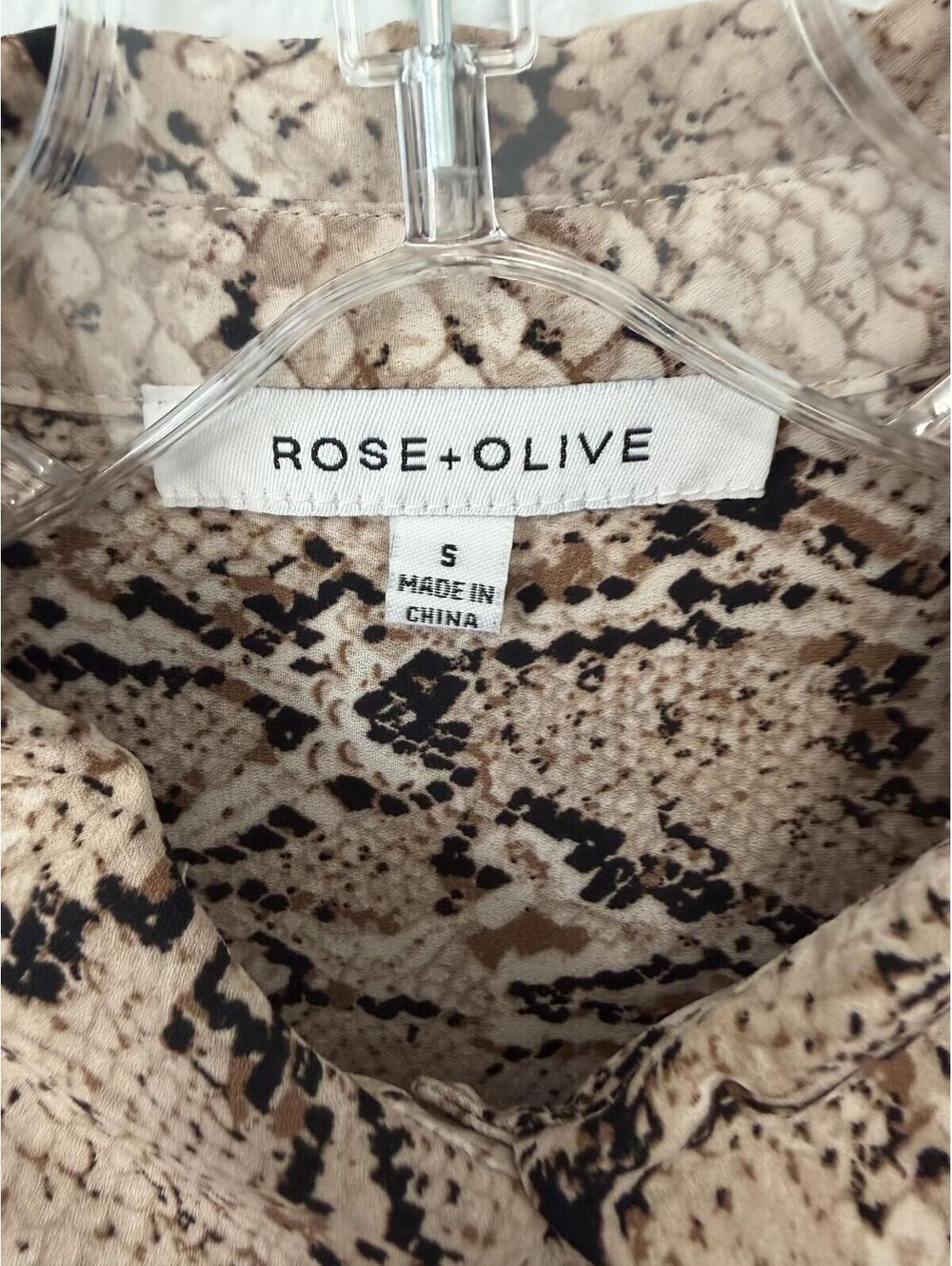 Rose+Olive Long Sleeve Button Up Collared Animal Print Shirt Women's Size S - Picture 5 of 7